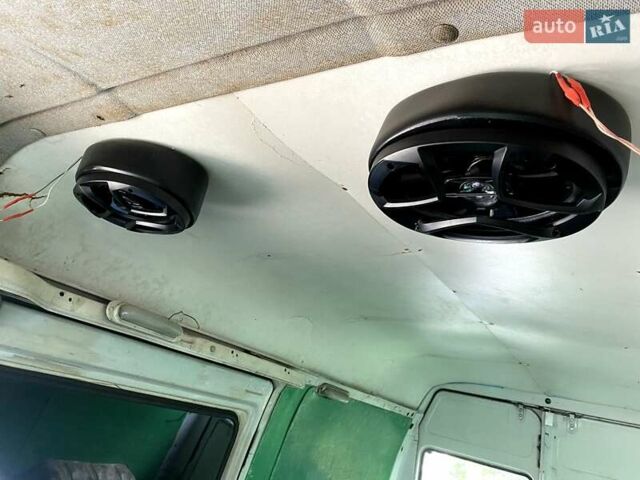 Белый Мерседес MB-Class, объемом двигателя 2.3 л и пробегом 230 тыс. км за 1600 $, фото 5 на Automoto.ua