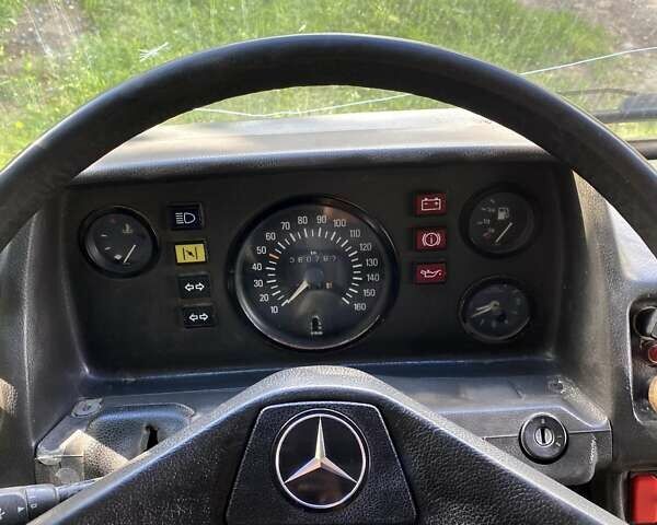 Белый Мерседес MB-Class, объемом двигателя 2.3 л и пробегом 230 тыс. км за 1600 $, фото 4 на Automoto.ua
