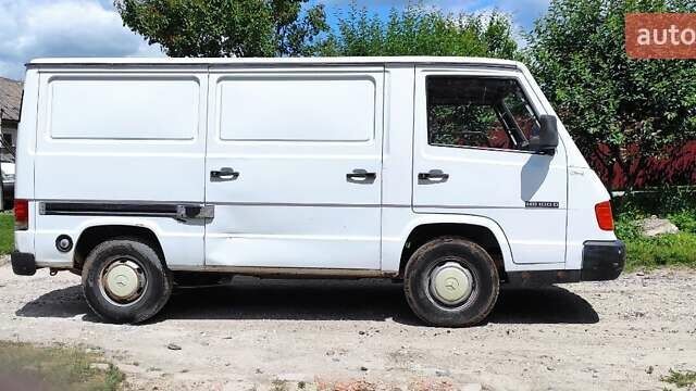 Белый Мерседес MB-Class, объемом двигателя 2.4 л и пробегом 220 тыс. км за 2500 $, фото 2 на Automoto.ua