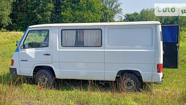 Белый Мерседес MB-Class, объемом двигателя 2.4 л и пробегом 150 тыс. км за 3000 $, фото 4 на Automoto.ua