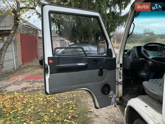 Белый Мерседес MB-Class, объемом двигателя 2.4 л и пробегом 380 тыс. км за 3700 $, фото 8 на Automoto.ua