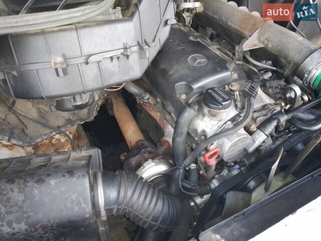 Белый Мерседес MB-Class, объемом двигателя 2.69 л и пробегом 680 тыс. км за 7500 $, фото 4 на Automoto.ua