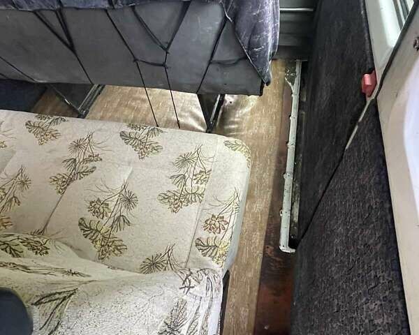 Білий Мерседес MB-Class, об'ємом двигуна 2.4 л та пробігом 450 тис. км за 3000 $, фото 10 на Automoto.ua
