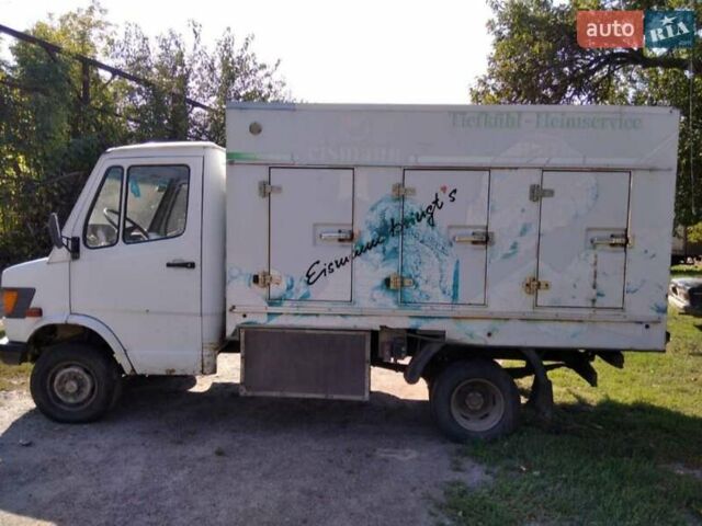 Мерседес MB-Class, объемом двигателя 2.4 л и пробегом 300 тыс. км за 1500 $, фото 1 на Automoto.ua