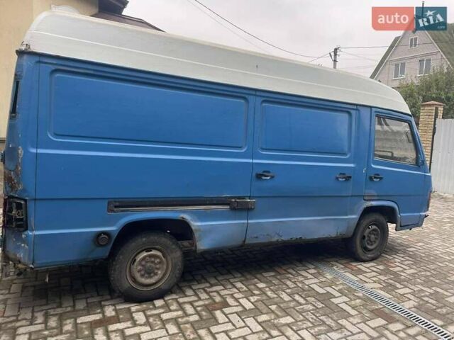 Синий Мерседес MB-Class, объемом двигателя 2.4 л и пробегом 300 тыс. км за 800 $, фото 3 на Automoto.ua