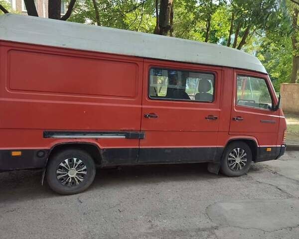 Оранжевый Мерседес MB-Class, объемом двигателя 2.4 л и пробегом 500 тыс. км за 2500 $, фото 1 на Automoto.ua