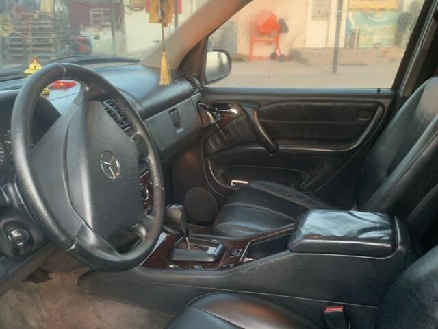 Мерседес МЛ 270, объемом двигателя 0 л и пробегом 0 тыс. км за 7500 $, фото 12 на Automoto.ua