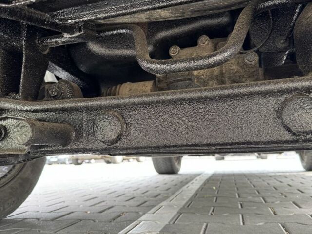 Черный Мерседес МЛ 320, объемом двигателя 3.2 л и пробегом 301 тыс. км за 7100 $, фото 8 на Automoto.ua