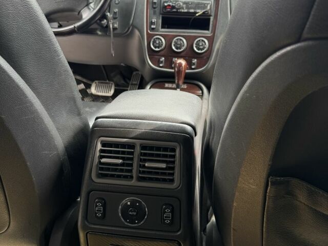 Черный Мерседес МЛ 320, объемом двигателя 3.2 л и пробегом 301 тыс. км за 7100 $, фото 11 на Automoto.ua