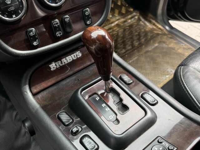 Черный Мерседес МЛ 320, объемом двигателя 3.2 л и пробегом 301 тыс. км за 7100 $, фото 6 на Automoto.ua