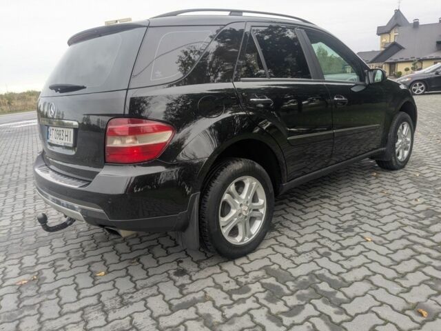 Черный Мерседес МЛ 320, объемом двигателя 3 л и пробегом 500 тыс. км за 10100 $, фото 9 на Automoto.ua