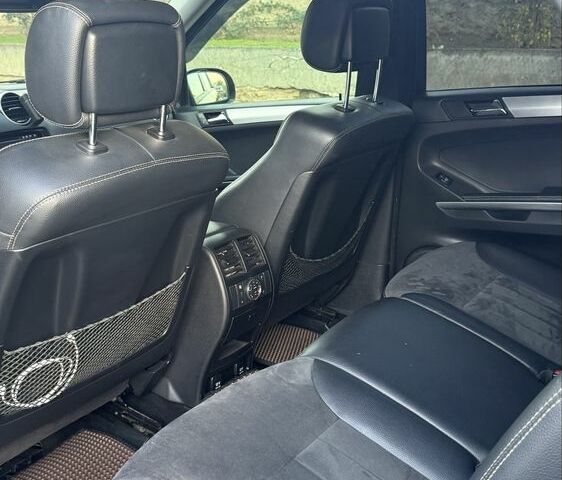 Черный Мерседес МЛ 320, объемом двигателя 3 л и пробегом 293 тыс. км за 11000 $, фото 14 на Automoto.ua