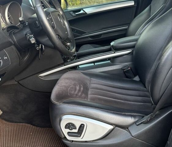 Черный Мерседес МЛ 320, объемом двигателя 3 л и пробегом 293 тыс. км за 11000 $, фото 19 на Automoto.ua