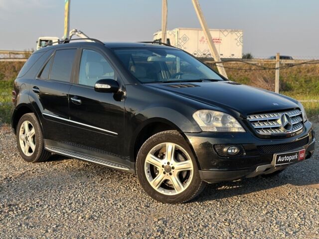 Черный Мерседес МЛ 320, объемом двигателя 3 л и пробегом 270 тыс. км за 13790 $, фото 9 на Automoto.ua