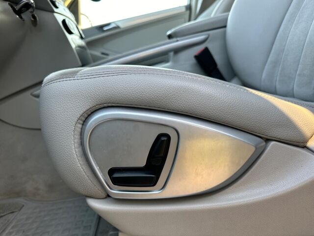 Черный Мерседес МЛ 320, объемом двигателя 3 л и пробегом 270 тыс. км за 13790 $, фото 17 на Automoto.ua