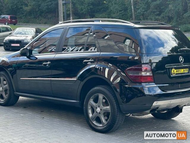 Черный Мерседес МЛ 320, объемом двигателя 3 л и пробегом 362 тыс. км за 12500 $, фото 3 на Automoto.ua
