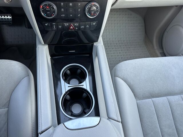 Черный Мерседес МЛ 320, объемом двигателя 3 л и пробегом 270 тыс. км за 13790 $, фото 20 на Automoto.ua