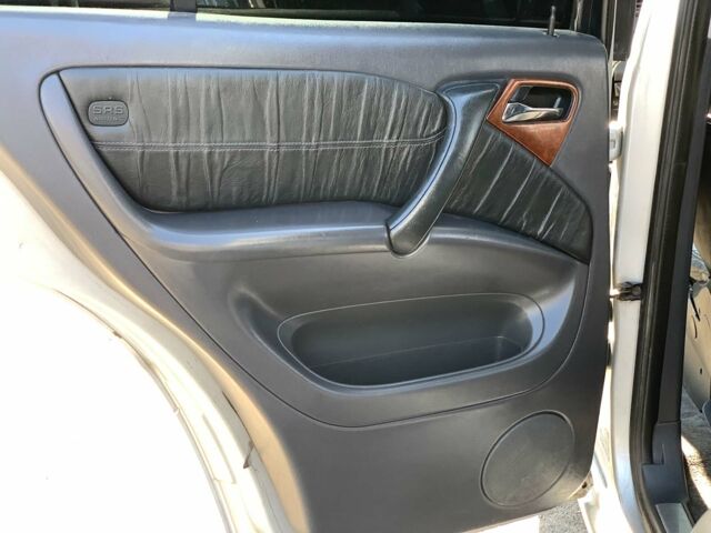 Серый Мерседес МЛ 320, объемом двигателя 3.2 л и пробегом 370 тыс. км за 6690 $, фото 29 на Automoto.ua