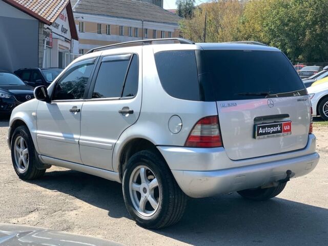 Серый Мерседес МЛ 320, объемом двигателя 3.2 л и пробегом 370 тыс. км за 6690 $, фото 5 на Automoto.ua