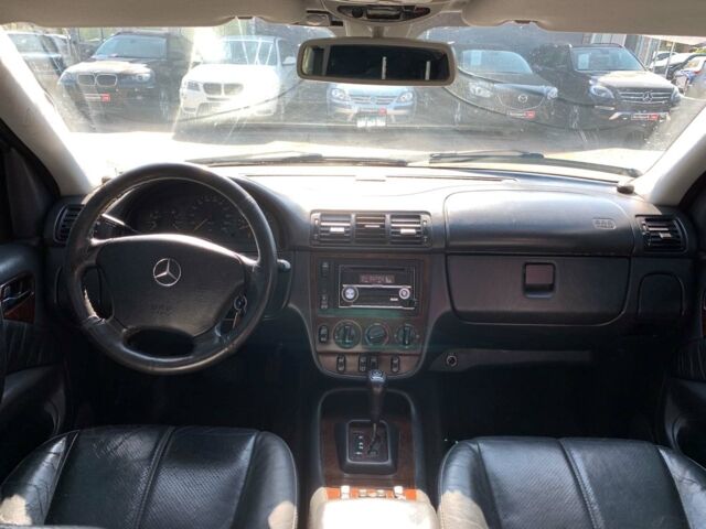 Серый Мерседес МЛ 320, объемом двигателя 3.2 л и пробегом 370 тыс. км за 6690 $, фото 21 на Automoto.ua