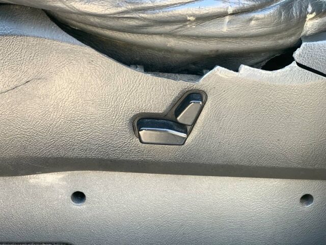 Серый Мерседес МЛ 320, объемом двигателя 3.2 л и пробегом 370 тыс. км за 6690 $, фото 32 на Automoto.ua