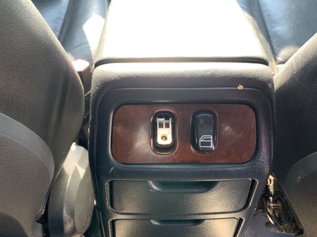 Серый Мерседес МЛ 320, объемом двигателя 3.2 л и пробегом 370 тыс. км за 6690 $, фото 20 на Automoto.ua