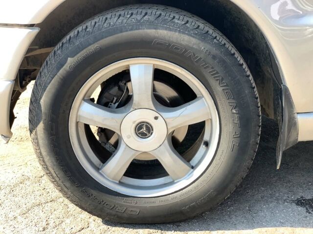 Серый Мерседес МЛ 320, объемом двигателя 3.2 л и пробегом 370 тыс. км за 6690 $, фото 24 на Automoto.ua