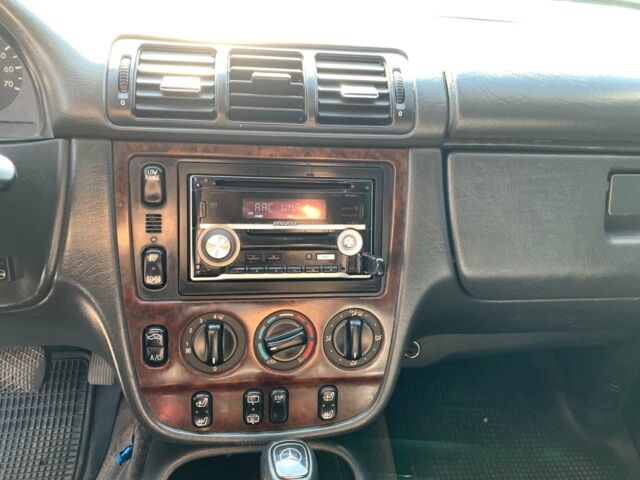 Серый Мерседес МЛ 320, объемом двигателя 3.2 л и пробегом 370 тыс. км за 6690 $, фото 12 на Automoto.ua