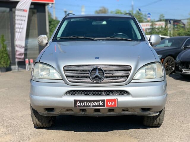 Серый Мерседес МЛ 320, объемом двигателя 3.2 л и пробегом 370 тыс. км за 6690 $, фото 1 на Automoto.ua