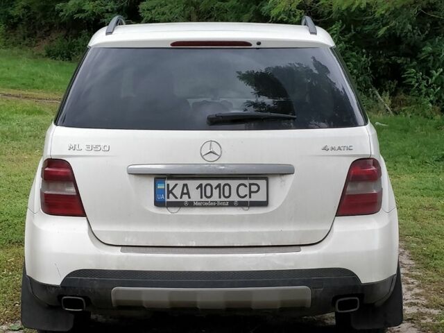 Белый Мерседес МЛ 350, объемом двигателя 3.5 л и пробегом 270 тыс. км за 8200 $, фото 3 на Automoto.ua