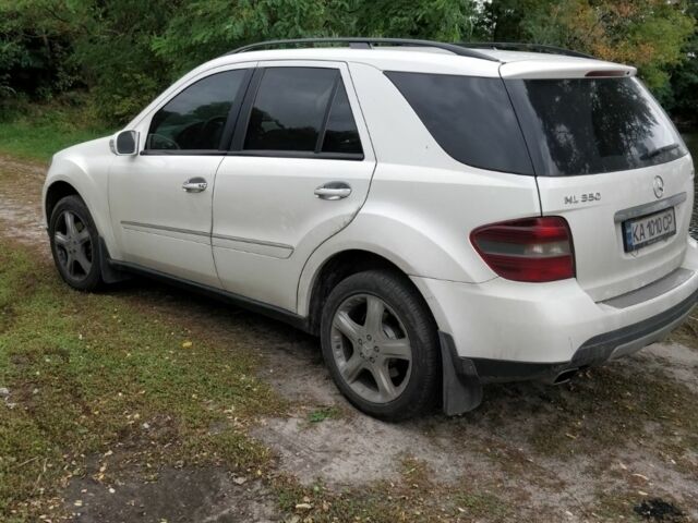 Белый Мерседес МЛ 350, объемом двигателя 3.5 л и пробегом 270 тыс. км за 8200 $, фото 2 на Automoto.ua