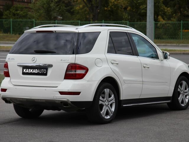 Білий Мерседес МЛ 350, об'ємом двигуна 3.5 л та пробігом 30 тис. км за 23999 $, фото 5 на Automoto.ua