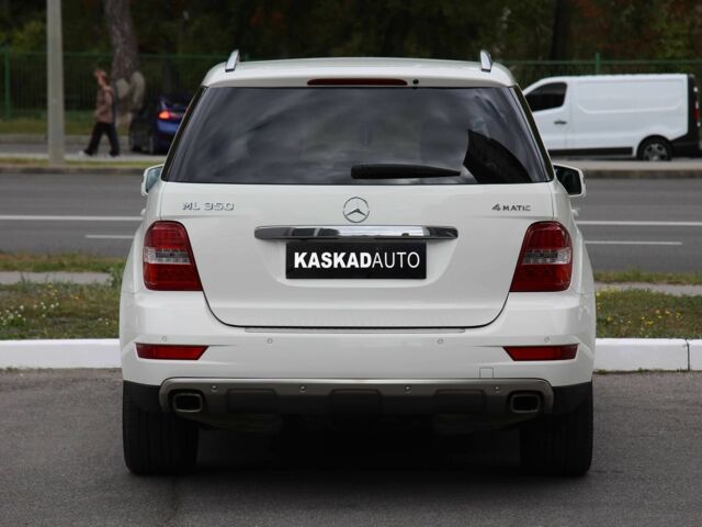 Білий Мерседес МЛ 350, об'ємом двигуна 3.5 л та пробігом 30 тис. км за 23999 $, фото 4 на Automoto.ua