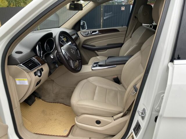 Белый Мерседес МЛ 350, объемом двигателя 3.5 л и пробегом 195 тыс. км за 18490 $, фото 7 на Automoto.ua