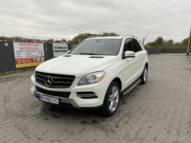 Белый Мерседес МЛ 350, объемом двигателя 3.5 л и пробегом 195 тыс. км за 18490 $, фото 1 на Automoto.ua