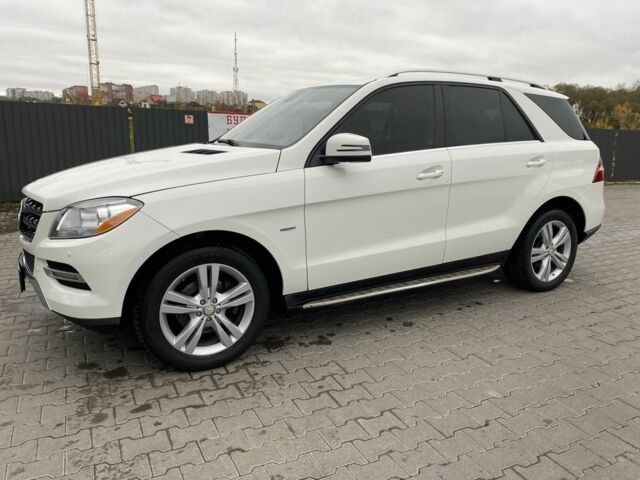 Белый Мерседес МЛ 350, объемом двигателя 3.5 л и пробегом 195 тыс. км за 18490 $, фото 2 на Automoto.ua