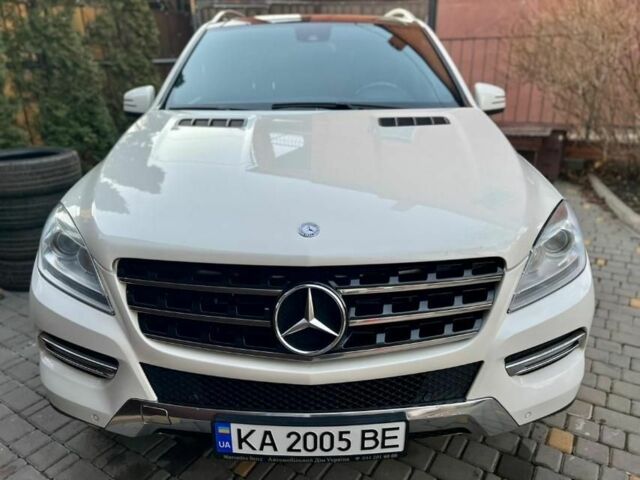 Білий Мерседес МЛ 350, об'ємом двигуна 3 л та пробігом 252 тис. км за 20000 $, фото 1 на Automoto.ua