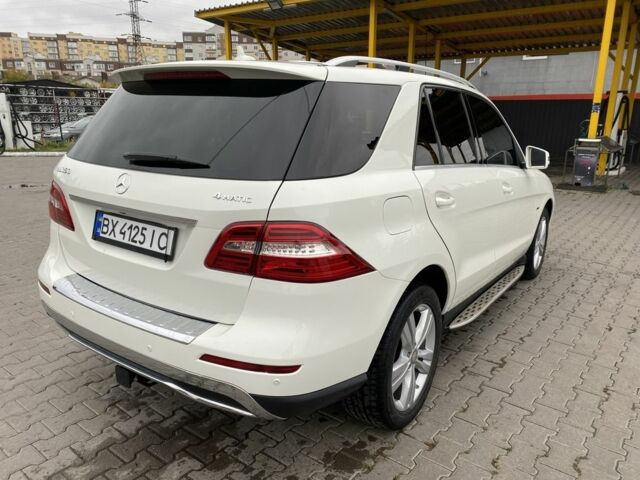 Белый Мерседес МЛ 350, объемом двигателя 3.5 л и пробегом 195 тыс. км за 18490 $, фото 3 на Automoto.ua