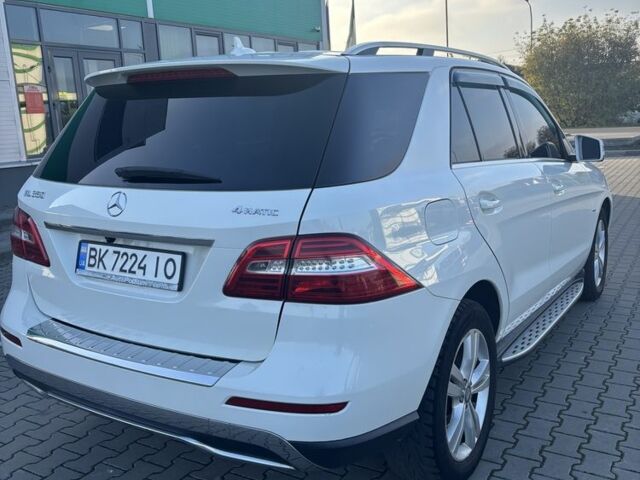 Білий Мерседес МЛ 350, об'ємом двигуна 3.5 л та пробігом 195 тис. км за 18000 $, фото 6 на Automoto.ua