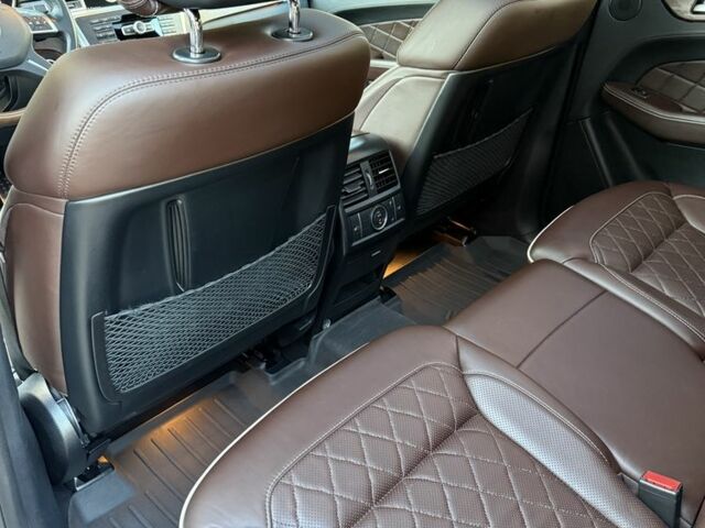 Білий Мерседес МЛ 350, об'ємом двигуна 3 л та пробігом 197 тис. км за 28000 $, фото 2 на Automoto.ua