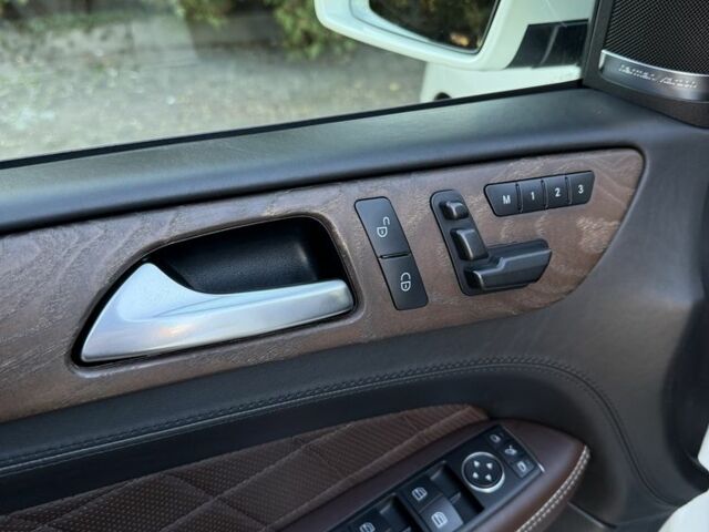 Білий Мерседес МЛ 350, об'ємом двигуна 3 л та пробігом 197 тис. км за 28000 $, фото 3 на Automoto.ua