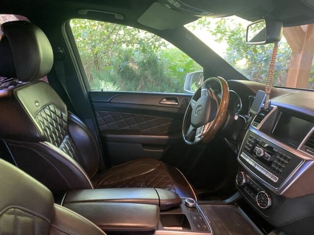 Мерседес МЛ 350 2013 у Вінниці на Automoto.ua Білий Мерседес МЛ 350, об'ємом двигуна 3 л та пробігом 240 тис. км за 21523 $, фото 6 на Automoto.ua