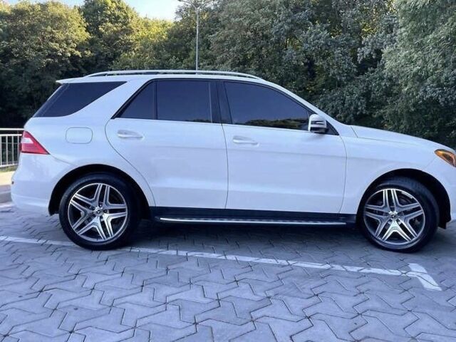 Белый Мерседес МЛ 350, объемом двигателя 3 л и пробегом 245 тыс. км за 23700 $, фото 17 на Automoto.ua