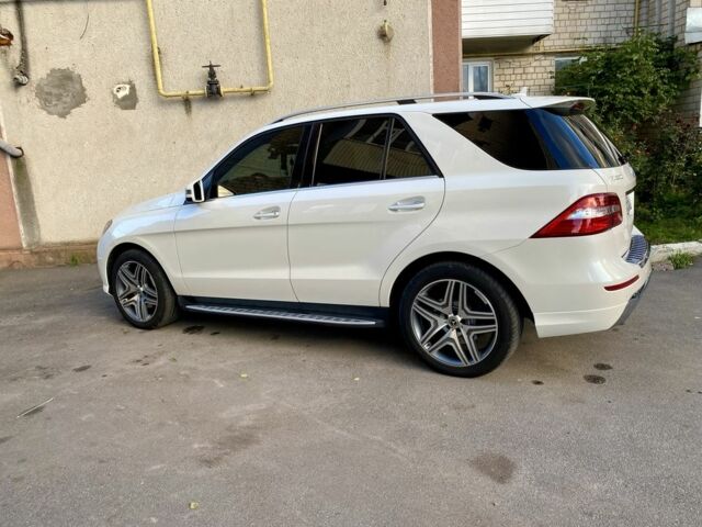 Белый Мерседес МЛ 350, объемом двигателя 3 л и пробегом 245 тыс. км за 23700 $, фото 10 на Automoto.ua