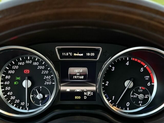 Білий Мерседес МЛ 350, об'ємом двигуна 3 л та пробігом 197 тис. км за 28000 $, фото 13 на Automoto.ua