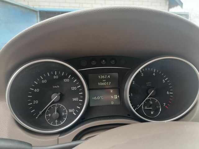 Бежевый Мерседес МЛ 350, объемом двигателя 3.5 л и пробегом 106 тыс. км за 13500 $, фото 12 на Automoto.ua