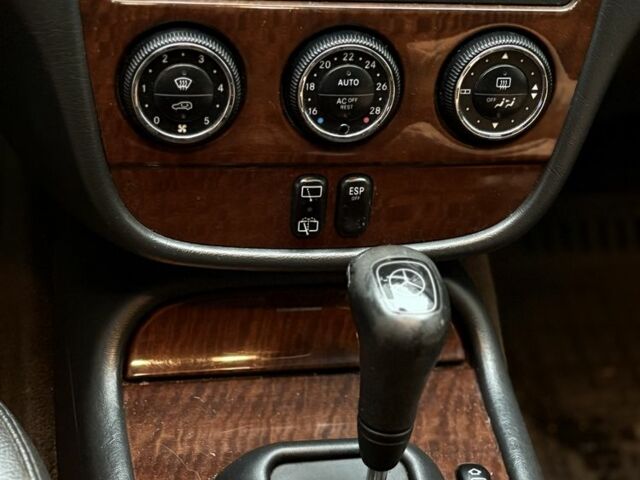 Черный Мерседес МЛ 350, объемом двигателя 3.5 л и пробегом 230 тыс. км за 6700 $, фото 6 на Automoto.ua