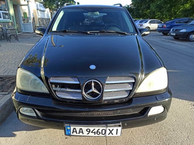 Черный Мерседес МЛ 350, объемом двигателя 3.7 л и пробегом 350 тыс. км за 5950 $, фото 10 на Automoto.ua