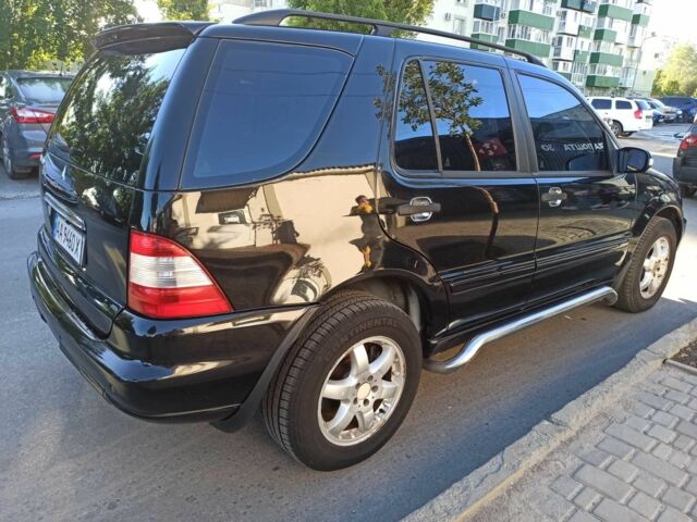 Черный Мерседес МЛ 350, объемом двигателя 3.7 л и пробегом 350 тыс. км за 5950 $, фото 13 на Automoto.ua