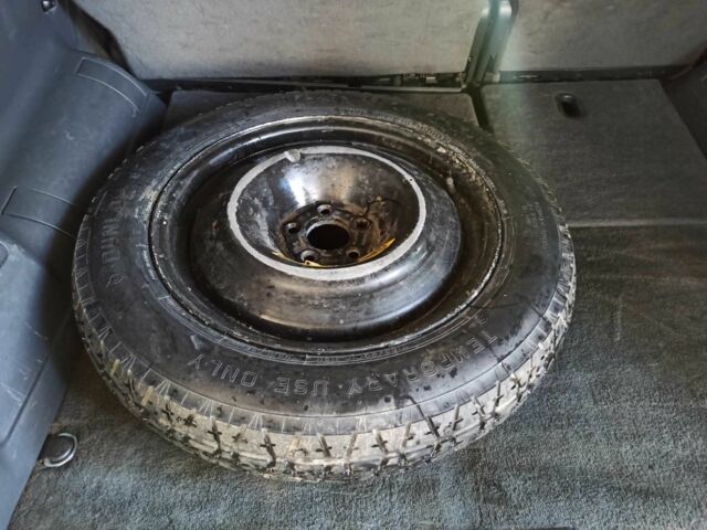 Черный Мерседес МЛ 350, объемом двигателя 3.7 л и пробегом 350 тыс. км за 5950 $, фото 19 на Automoto.ua